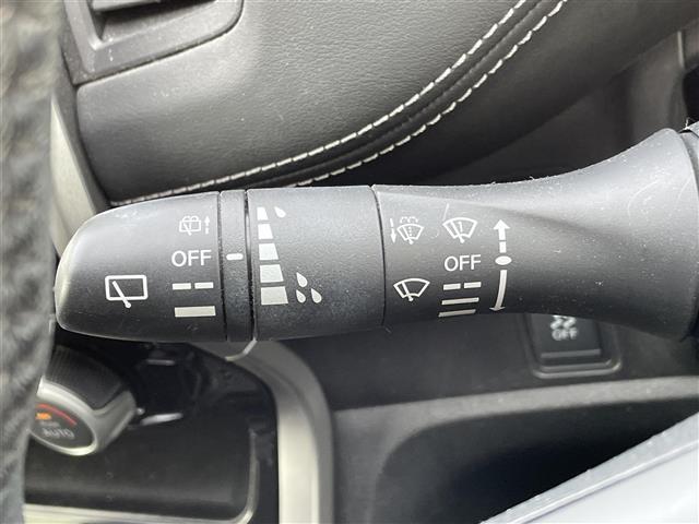 セレナ ハイウェイスターＧ　純正９型ナビ　ＣＤ　ＤＶＤ　ＢＤ　ＳＤ　ＵＳＢ　ＢＴ　フルセグＴＶ　両側パワースライドドア　アラウンドビューモニター　ビルトインＥＴＣ　横滑り防止装置　エマブレ　アイドリングストップ　純正フロアマット（18枚目）