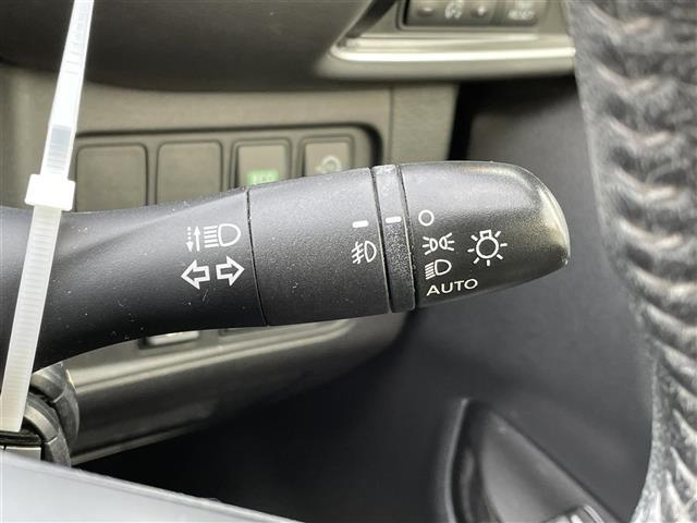 セレナ ハイウェイスターＧ　純正９型ナビ　ＣＤ　ＤＶＤ　ＢＤ　ＳＤ　ＵＳＢ　ＢＴ　フルセグＴＶ　両側パワースライドドア　アラウンドビューモニター　ビルトインＥＴＣ　横滑り防止装置　エマブレ　アイドリングストップ　純正フロアマット（19枚目）