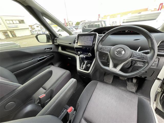 セレナ ハイウェイスターＧ　純正９型ナビ　ＣＤ　ＤＶＤ　ＢＤ　ＳＤ　ＵＳＢ　ＢＴ　フルセグＴＶ　両側パワースライドドア　アラウンドビューモニター　ビルトインＥＴＣ　横滑り防止装置　エマブレ　アイドリングストップ　純正フロアマット（21枚目）