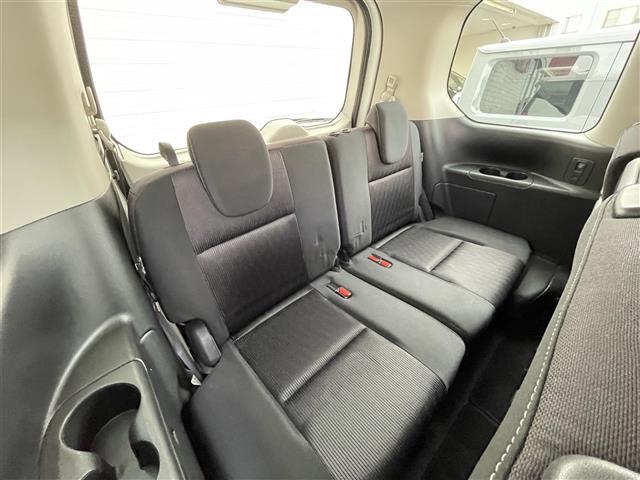 セレナ ハイウェイスターＧ　純正９型ナビ　ＣＤ　ＤＶＤ　ＢＤ　ＳＤ　ＵＳＢ　ＢＴ　フルセグＴＶ　両側パワースライドドア　アラウンドビューモニター　ビルトインＥＴＣ　横滑り防止装置　エマブレ　アイドリングストップ　純正フロアマット（28枚目）