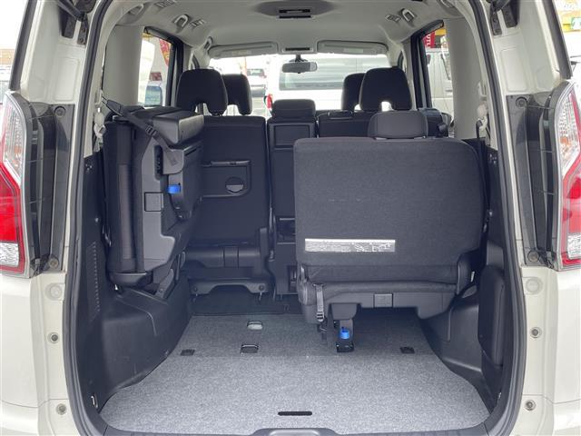 セレナ ハイウェイスターＧ　純正９型ナビ　ＣＤ　ＤＶＤ　ＢＤ　ＳＤ　ＵＳＢ　ＢＴ　フルセグＴＶ　両側パワースライドドア　アラウンドビューモニター　ビルトインＥＴＣ　横滑り防止装置　エマブレ　アイドリングストップ　純正フロアマット（32枚目）