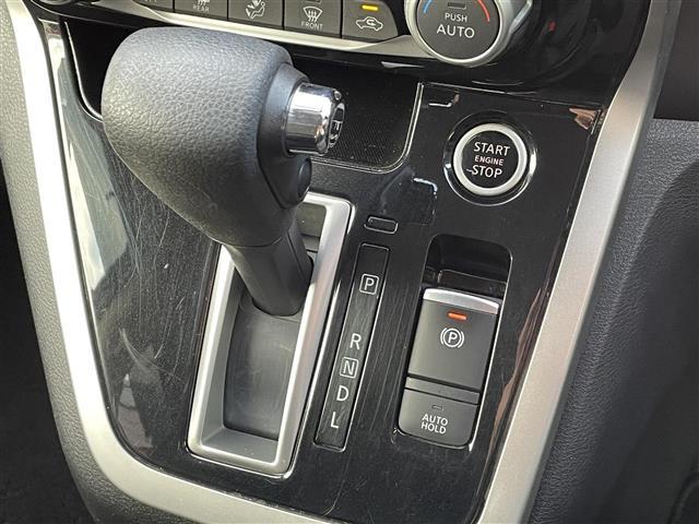 セレナ ハイウェイスター　ＶセレクションＩＩ　カロッツェリア１０型ナビ　ＣＤ　ＤＶＤ　ＢＤ　ＳＤ　ＵＳＢ　ＢＴ　フルセグＴＶ　両側パワースライドドア　アラウンドビューモニター　デジタルインナーミラー　プロパイロット　クルーズコントロール　スペアキ（9枚目）