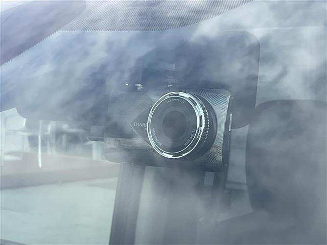 セレナ ハイウェイスター　ＶセレクションＩＩ　カロッツェリア１０型ナビ　ＣＤ　ＤＶＤ　ＢＤ　ＳＤ　ＵＳＢ　ＢＴ　フルセグＴＶ　両側パワースライドドア　アラウンドビューモニター　デジタルインナーミラー　プロパイロット　クルーズコントロール　スペアキ（15枚目）