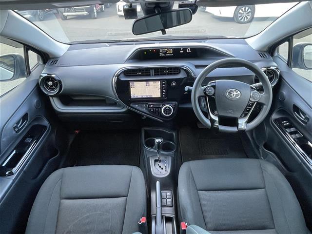 アクア Ｓスタイルブラック　ワンオーナー　純正ナビ　ＣＤ　ＤＶＤ　ＳＤ　Ｂｌｕｅｔｏｏｔｈ　フルセグ　バックカメラ　ビルトインＥＴＣ　ドライブレコーダー　ステアリングリモコン　横滑り防止装置　衝突軽減ブレーキ　レーンアシスト（2枚目）