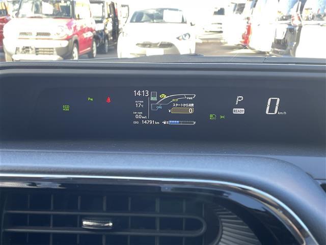 アクア Ｓスタイルブラック　ワンオーナー　純正ナビ　ＣＤ　ＤＶＤ　ＳＤ　Ｂｌｕｅｔｏｏｔｈ　フルセグ　バックカメラ　ビルトインＥＴＣ　ドライブレコーダー　ステアリングリモコン　横滑り防止装置　衝突軽減ブレーキ　レーンアシスト（3枚目）