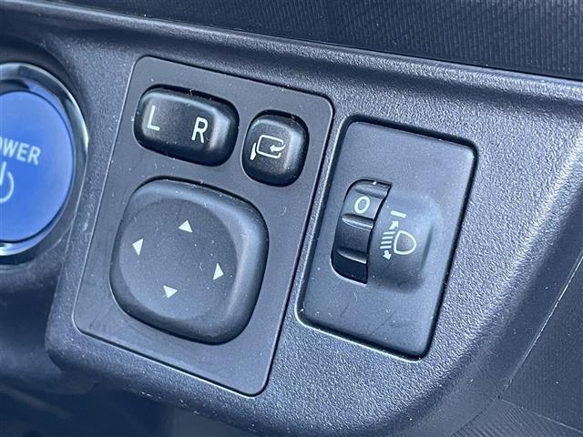 アクア Ｓスタイルブラック　ワンオーナー　純正ナビ　ＣＤ　ＤＶＤ　ＳＤ　Ｂｌｕｅｔｏｏｔｈ　フルセグ　バックカメラ　ビルトインＥＴＣ　ドライブレコーダー　ステアリングリモコン　横滑り防止装置　衝突軽減ブレーキ　レーンアシスト（11枚目）