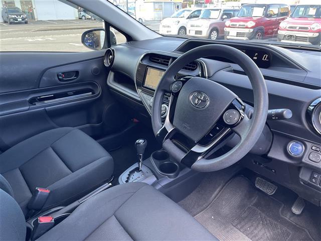 アクア Ｓスタイルブラック　ワンオーナー　純正ナビ　ＣＤ　ＤＶＤ　ＳＤ　Ｂｌｕｅｔｏｏｔｈ　フルセグ　バックカメラ　ビルトインＥＴＣ　ドライブレコーダー　ステアリングリモコン　横滑り防止装置　衝突軽減ブレーキ　レーンアシスト（17枚目）