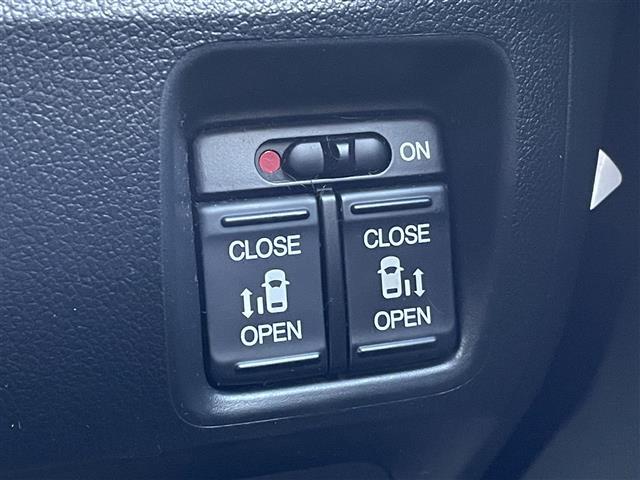 Ｎ－ＢＯＸカスタム Ｇ・ターボパッケージ　ターボ　純正メモリナビ　ＣＤ　ＤＶＤ　ＢＴ　フルセグ　両側パワースライドドア　バックカメラ　ＥＴＣ　クルーズコントロール　パドルシフト　無限グリル　純正アルミホイール　プッシュスタート　スマートキー（9枚目）