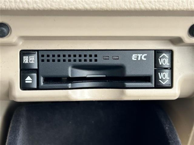 アルファード ２４０Ｇ　サンルーフ　クルーズコントロール　ＥＴＣ　両側パワースライドドア　バックカメラ　スペアキー　純正ナビ（ＨＤＤナビ、Ｂｌｕｅｔｏｏｔｈ、フルセグ、ＣＤ／ＤＶＤ）　パワーシートＤＮ席　横滑り防止　ＨＩＤ（6枚目）