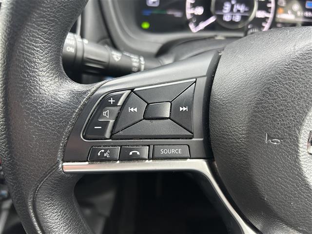 ノート ｅ－パワー　Ｘ　純正ナビ【フルセグＴＶ／ＦＭ・ＡＭ／　】全方位カメラ　衝突軽減　前後コーナーセンサー　オートライト　ステアリングスイッチ　ＥＴＣ　横滑り防止　レーンキープアシスト　スマートキー　プッシュスタート（6枚目）