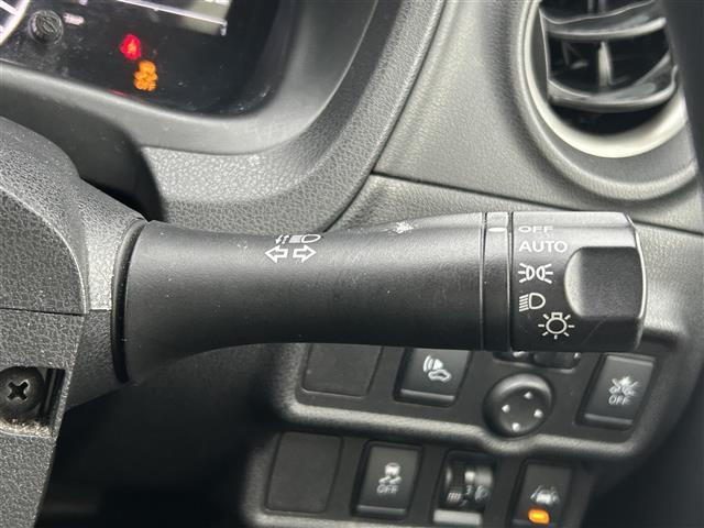 ノート ｅ－パワー　Ｘ　純正ナビ【フルセグＴＶ／ＦＭ・ＡＭ／　】全方位カメラ　衝突軽減　前後コーナーセンサー　オートライト　ステアリングスイッチ　ＥＴＣ　横滑り防止　レーンキープアシスト　スマートキー　プッシュスタート（8枚目）