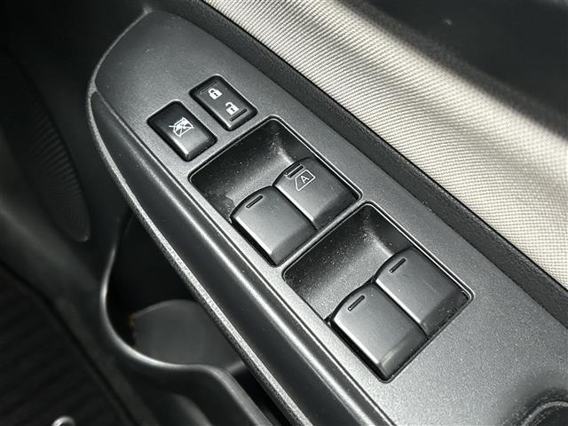 ノート ｅ－パワー　Ｘ　純正ナビ【フルセグＴＶ／ＦＭ・ＡＭ／　】全方位カメラ　衝突軽減　前後コーナーセンサー　オートライト　ステアリングスイッチ　ＥＴＣ　横滑り防止　レーンキープアシスト　スマートキー　プッシュスタート（10枚目）