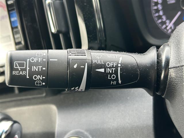 Ｎ－ＯＮＥ プレミアム　ワンオーナー　衝突軽減ブレーキ　革巻きステアリング　クルーズコントロール　アイドリングストップ　ＥＴＣ　ハーフレザーシート　ステアリングスイッチ　純正ナビ　ＢＴ　バックカメラ　ＨＩＤヘッドライト（16枚目）