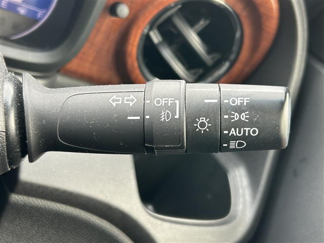 Ｎ－ＯＮＥ プレミアム　ワンオーナー　衝突軽減ブレーキ　革巻きステアリング　クルーズコントロール　アイドリングストップ　ＥＴＣ　ハーフレザーシート　ステアリングスイッチ　純正ナビ　ＢＴ　バックカメラ　ＨＩＤヘッドライト（17枚目）