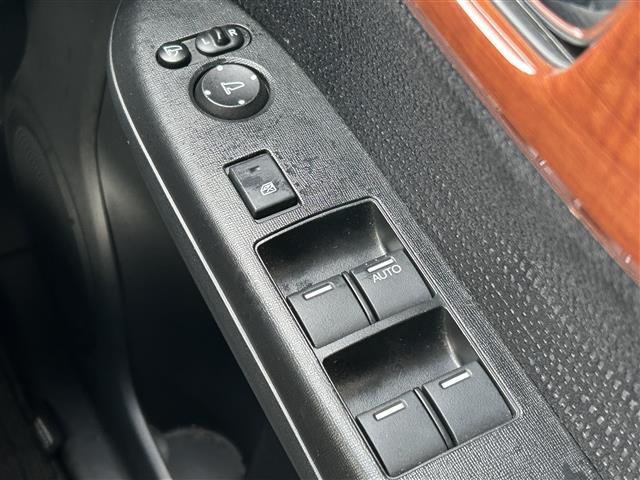 Ｎ－ＯＮＥ プレミアム　ワンオーナー　衝突軽減ブレーキ　革巻きステアリング　クルーズコントロール　アイドリングストップ　ＥＴＣ　ハーフレザーシート　ステアリングスイッチ　純正ナビ　ＢＴ　バックカメラ　ＨＩＤヘッドライト（19枚目）