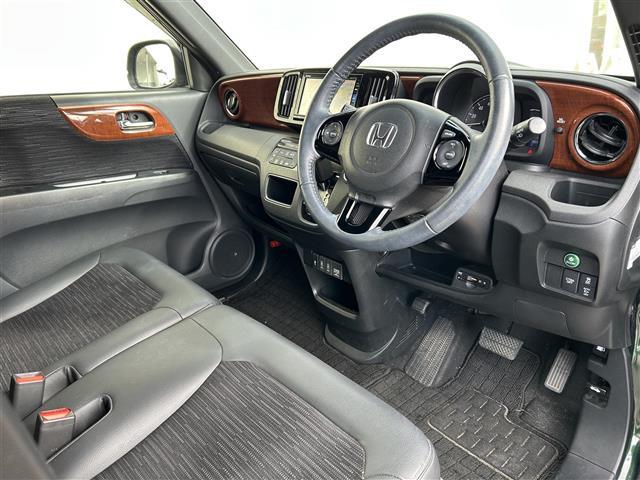 Ｎ－ＯＮＥ プレミアム　ワンオーナー　衝突軽減ブレーキ　革巻きステアリング　クルーズコントロール　アイドリングストップ　ＥＴＣ　ハーフレザーシート　ステアリングスイッチ　純正ナビ　ＢＴ　バックカメラ　ＨＩＤヘッドライト（22枚目）