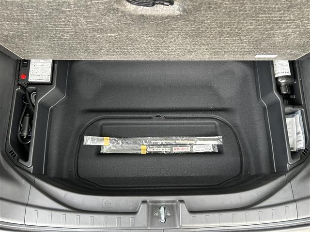 Ｎ－ＯＮＥ プレミアム　ワンオーナー　衝突軽減ブレーキ　革巻きステアリング　クルーズコントロール　アイドリングストップ　ＥＴＣ　ハーフレザーシート　ステアリングスイッチ　純正ナビ　ＢＴ　バックカメラ　ＨＩＤヘッドライト（32枚目）