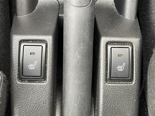 スイフト ハイブリッドRS ワンオーナー 衝突軽減 純正ナビ(AM/FM/CD/DVD/BT/フルセグ)全方位カメラ ETC 社外前後ドライブレコーダー 追従クルーズコントロール 寒冷地仕様 シートヒーター ミラーヒーター(12枚目)