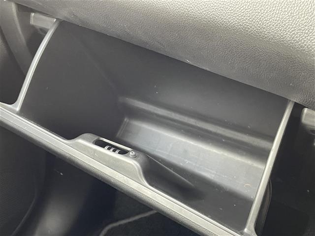 スイフト ハイブリッドRS ワンオーナー 衝突軽減 純正ナビ(AM/FM/CD/DVD/BT/フルセグ)全方位カメラ ETC 社外前後ドライブレコーダー 追従クルーズコントロール 寒冷地仕様 シートヒーター ミラーヒーター(13枚目)