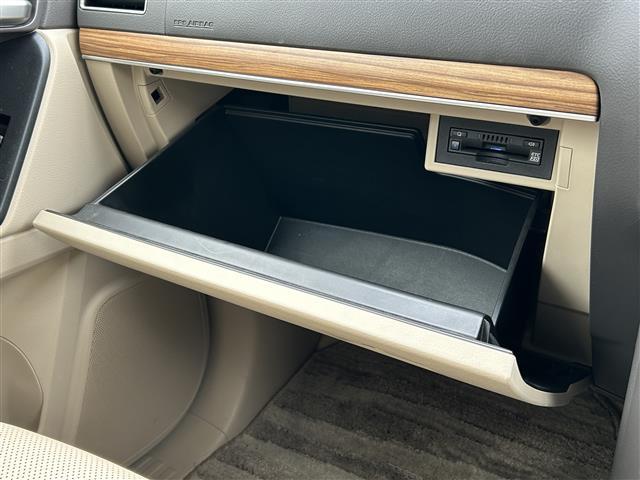 ランドクルーザープラド ＴＸ　Ｌパッケージ　ワンオーナー　衝突軽減　純正ナビ（ＡＭ／ＦＭ／ＢＴ／フルセグ）全方位カメラ　社外前後ドライブレコーダー　クルーズコントロール　ＢＳＭ　ＥＴＣ２．０　ベージュ革シート　シートヒーター　エアーシート（22枚目）