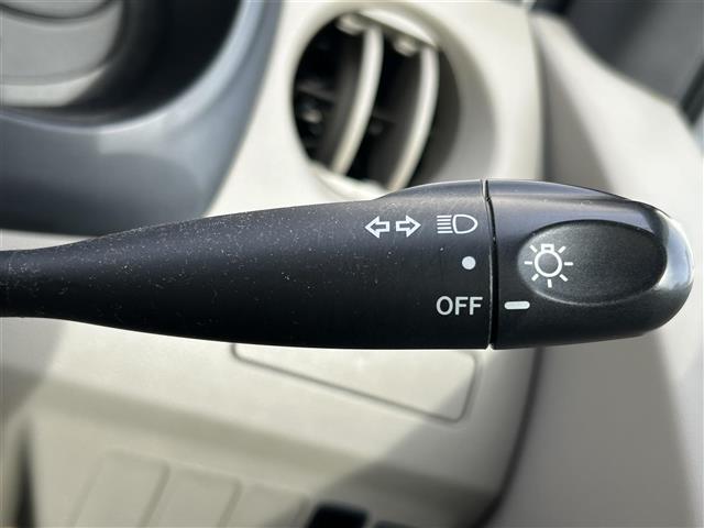 ミラ Xスペシャル 社外ナビ(AM/FM/CD/DVD)フルセグTV ハロゲンヘッドライト ドアバイザー 純正フロアマット リモコンキー スペアキー(12枚目)