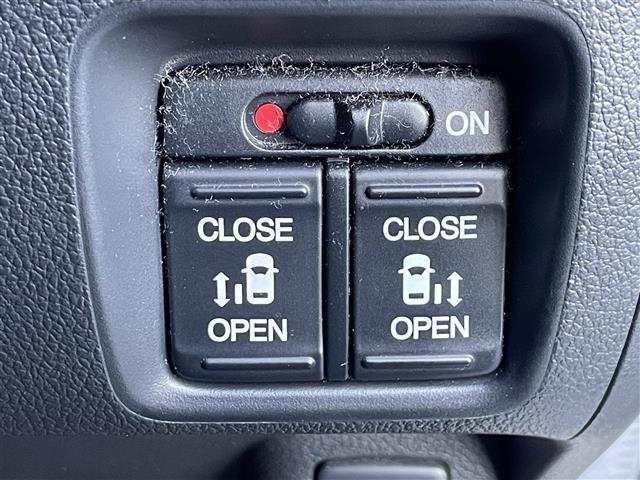 Ｎ－ＢＯＸカスタム Ｇ　ＳＳパッケージ　カロツェリアナビ　フルセグ　両側パワースライドドア　ＥＣＯＮ　あんしんパッケージ　プラズマクラスター搭載ＡＡＣ　アレルクリーンシート　純正フロアマット　ドアバイザー　純正フルエアロ　プッシュスタート（3枚目）