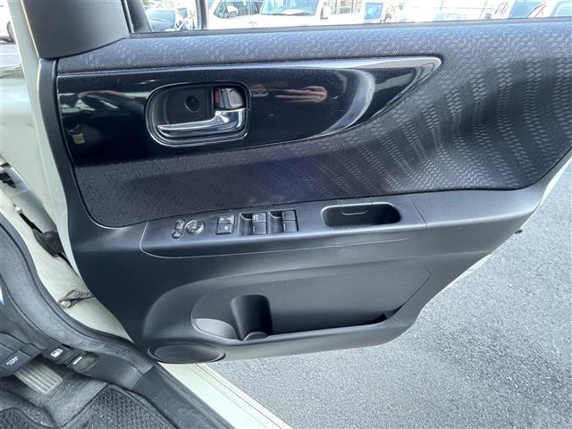 Ｎ－ＢＯＸカスタム Ｇ　ＳＳパッケージ　カロツェリアナビ　フルセグ　両側パワースライドドア　ＥＣＯＮ　あんしんパッケージ　プラズマクラスター搭載ＡＡＣ　アレルクリーンシート　純正フロアマット　ドアバイザー　純正フルエアロ　プッシュスタート（23枚目）