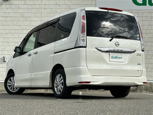 セレナ ハイウェイスター Vセレクション 4WD アイドリングストップ ETC 純正ナビ(フルセグ、Bluetooth、CD/DVD、AM/FM) 両側パワースライド スペアキー ハロゲンヘッドライト オートライト 横滑り防止 純正アルミ(3枚目)