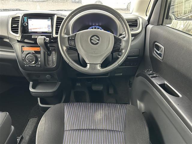 ソリオバンディット ベースグレード 両側パワースライドドア 社外ナビ(ワンセグ、CD/DVD、AM/FM) ステアリングスイッチ スマートキー スペアキー フルフラットシート LEDヘッドライト スタッドレスタイヤ 純正フロアマット(6枚目)