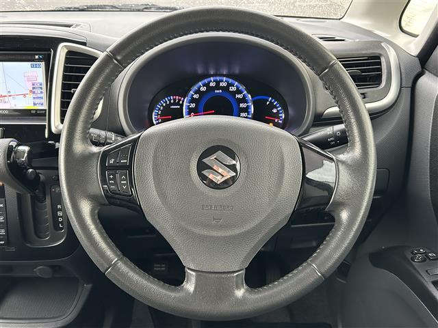 ソリオバンディット ベースグレード 両側パワースライドドア 社外ナビ(ワンセグ、CD/DVD、AM/FM) ステアリングスイッチ スマートキー スペアキー フルフラットシート LEDヘッドライト スタッドレスタイヤ 純正フロアマット(7枚目)