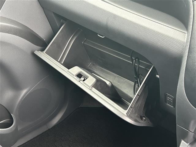 ソリオバンディット ベースグレード 両側パワースライドドア 社外ナビ(ワンセグ、CD/DVD、AM/FM) ステアリングスイッチ スマートキー スペアキー フルフラットシート LEDヘッドライト スタッドレスタイヤ 純正フロアマット(14枚目)