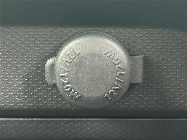 ソリオバンディット ベースグレード 両側パワースライドドア 社外ナビ(ワンセグ、CD/DVD、AM/FM) ステアリングスイッチ スマートキー スペアキー フルフラットシート LEDヘッドライト スタッドレスタイヤ 純正フロアマット(16枚目)