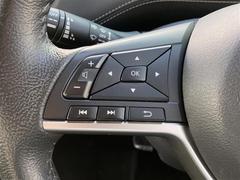 【ステアリングスイッチ】手元のボタンから、オーディオやナビなどの操作ができるので、よそ見をせずに安全に運転に集中できます！ 5