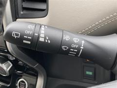 【オートライト（ＡＵＴＯ）】外の明るさをシステムが感知して、自動でヘッドライトが点灯します！ヘッドライトをつけ忘れを防ぐ便利機能です。 7