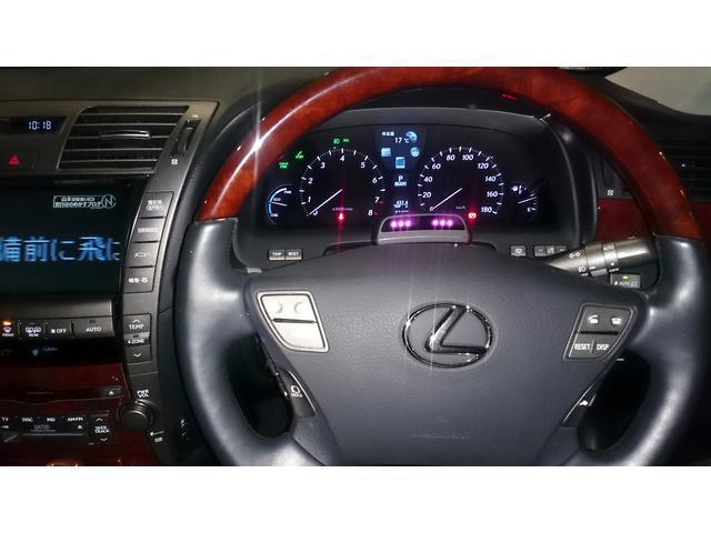 ＬＳ ＬＳ６００ｈＬ　サンルーフ　黒革　パワーシート　マークレビンソン　ＨＤＤ　地デジ　ＤＶＤ　リアエンタメ　フリップダウンモニター　バックカメラ　レーダークルーズ　プリクラッシュ（13枚目）