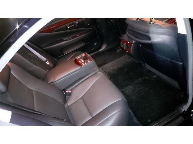 ＬＳ ＬＳ６００ｈＬ　サンルーフ　黒革　パワーシート　マークレビンソン　ＨＤＤ　地デジ　ＤＶＤ　リアエンタメ　フリップダウンモニター　バックカメラ　レーダークルーズ　プリクラッシュ（24枚目）