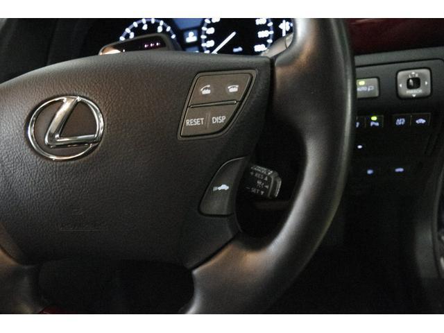 ＬＳ ＬＳ６００ｈＬ　サンルーフ　黒革　パワーシート　マークレビンソン　ＨＤＤ　地デジ　ＤＶＤ　リアエンタメ　フリップダウンモニター　バックカメラ　レーダークルーズ　プリクラッシュ（26枚目）
