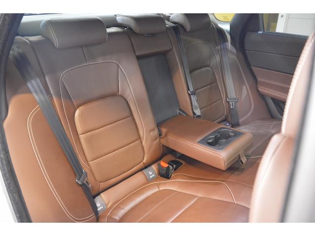 ＸＦ ３５ｔ　Ｒスポーツ　当社買取車両・純正１０．２インチナビ・ＴＶ・バックカメラ・ＥＴＣ・ＭＥＲＩＤＩＡＮサウンドシステム・１２．３インチＴＦＴディスプレイ・サンルーフ・ブラウンレザーシート・ステアリング＆シートヒーター（17枚目）