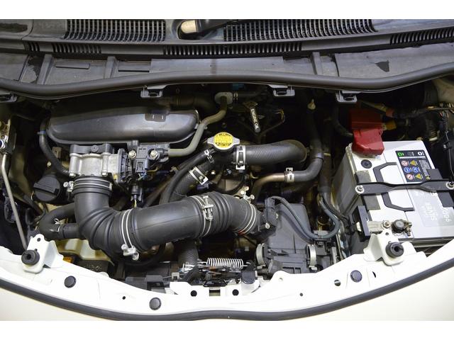 ｉＱ １３０Ｇ　当社買取車両・純正ナビ・地デジ・ＶＴＲ・ＵＳＢ入力・ミラー一体型ＥＴＣ・ステアリングリモコン・プッシュスタート・リヤスポイラー・リヤガーニッシュ・オーバーヘッドコンソール・オートリトラクタブルミラー（18枚目）