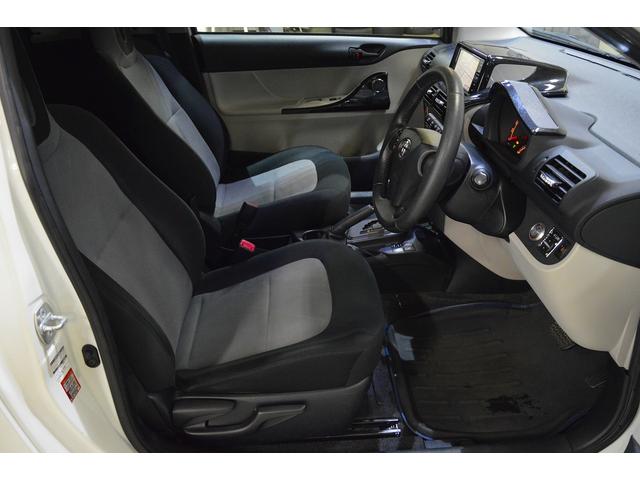 ｉＱ １３０Ｇ　当社買取車両・純正ナビ・地デジ・ＶＴＲ・ＵＳＢ入力・ミラー一体型ＥＴＣ・ステアリングリモコン・プッシュスタート・リヤスポイラー・リヤガーニッシュ・オーバーヘッドコンソール・オートリトラクタブルミラー（20枚目）