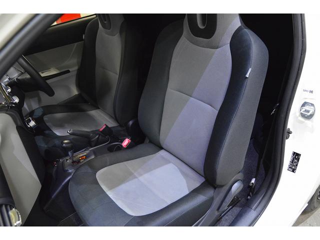 ｉＱ １３０Ｇ　当社買取車両・純正ナビ・地デジ・ＶＴＲ・ＵＳＢ入力・ミラー一体型ＥＴＣ・ステアリングリモコン・プッシュスタート・リヤスポイラー・リヤガーニッシュ・オーバーヘッドコンソール・オートリトラクタブルミラー（22枚目）