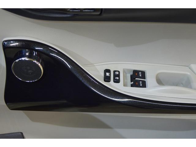 ｉＱ １３０Ｇ　当社買取車両・純正ナビ・地デジ・ＶＴＲ・ＵＳＢ入力・ミラー一体型ＥＴＣ・ステアリングリモコン・プッシュスタート・リヤスポイラー・リヤガーニッシュ・オーバーヘッドコンソール・オートリトラクタブルミラー（29枚目）
