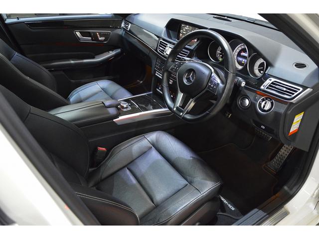 Ｅクラスステーションワゴン Ｅ４００　ステーションワゴン　アバンギャルド　当社買取車両・３３３ｐｓ３．５Ｌツインターボ・３６０°カメラ・ダイヤモンドホワイト・パノラミックルーフ・レーダーセーフティＰＫＧ・パークトロニック・キーレスゴー・前後シートヒーター・パワーバックドア（24枚目）