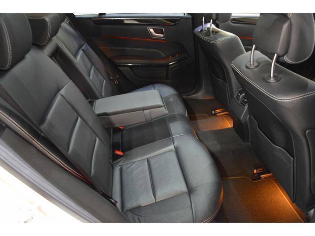 Ｅクラスステーションワゴン Ｅ４００　ステーションワゴン　アバンギャルド　当社買取車両・３３３ｐｓ３．５Ｌツインターボ・３６０°カメラ・ダイヤモンドホワイト・パノラミックルーフ・レーダーセーフティＰＫＧ・パークトロニック・キーレスゴー・前後シートヒーター・パワーバックドア（26枚目）