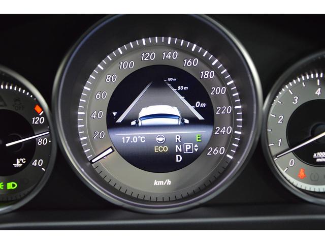 Ｅクラスステーションワゴン Ｅ４００　ステーションワゴン　アバンギャルド　当社買取車両・３３３ｐｓ３．５Ｌツインターボ・３６０°カメラ・ダイヤモンドホワイト・パノラミックルーフ・レーダーセーフティＰＫＧ・パークトロニック・キーレスゴー・前後シートヒーター・パワーバックドア（61枚目）