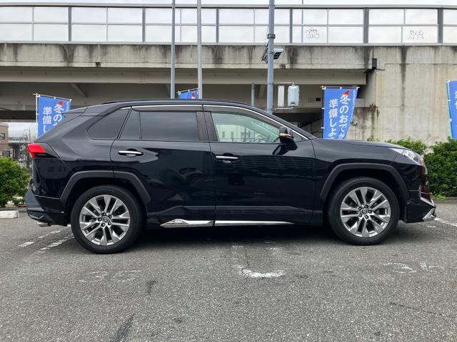ＲＡＶ４ Ｇ　Ｚパッケージ　パノラマムーンルーフ　モデリスタエアロ　セーフティセンス　純正ナビ　フルセグＴＶ　バックカメラ　デジタルインナーミラー　ＬＥＤヘッドライト　クリアランスソナー　ブラインドスポットモニター（4枚目）