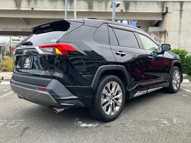 ＲＡＶ４ Ｇ　Ｚパッケージ　パノラマムーンルーフ　モデリスタエアロ　セーフティセンス　純正ナビ　フルセグＴＶ　バックカメラ　デジタルインナーミラー　ＬＥＤヘッドライト　クリアランスソナー　ブラインドスポットモニター（5枚目）