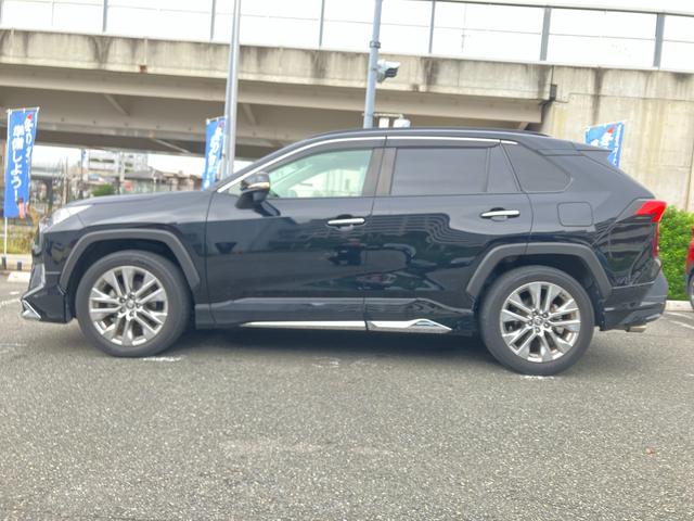 ＲＡＶ４ Ｇ　Ｚパッケージ　パノラマムーンルーフ　モデリスタエアロ　セーフティセンス　純正ナビ　フルセグＴＶ　バックカメラ　デジタルインナーミラー　ＬＥＤヘッドライト　クリアランスソナー　ブラインドスポットモニター（8枚目）