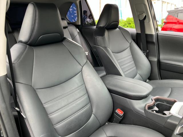 ＲＡＶ４ Ｇ　Ｚパッケージ　パノラマムーンルーフ　モデリスタエアロ　セーフティセンス　純正ナビ　フルセグＴＶ　バックカメラ　デジタルインナーミラー　ＬＥＤヘッドライト　クリアランスソナー　ブラインドスポットモニター（16枚目）