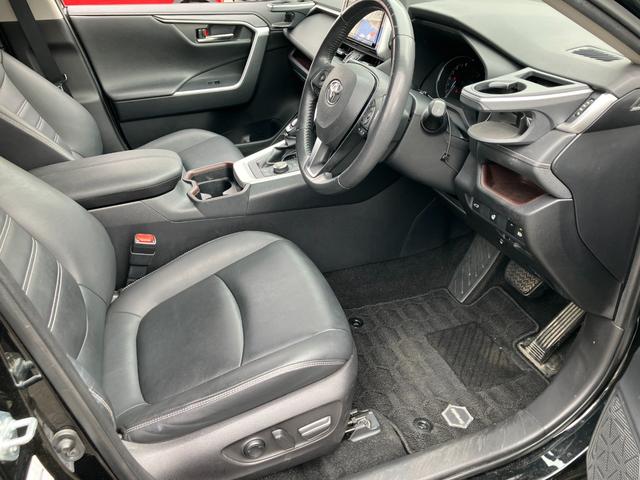 ＲＡＶ４ Ｇ　Ｚパッケージ　パノラマムーンルーフ　モデリスタエアロ　セーフティセンス　純正ナビ　フルセグＴＶ　バックカメラ　デジタルインナーミラー　ＬＥＤヘッドライト　クリアランスソナー　ブラインドスポットモニター（24枚目）
